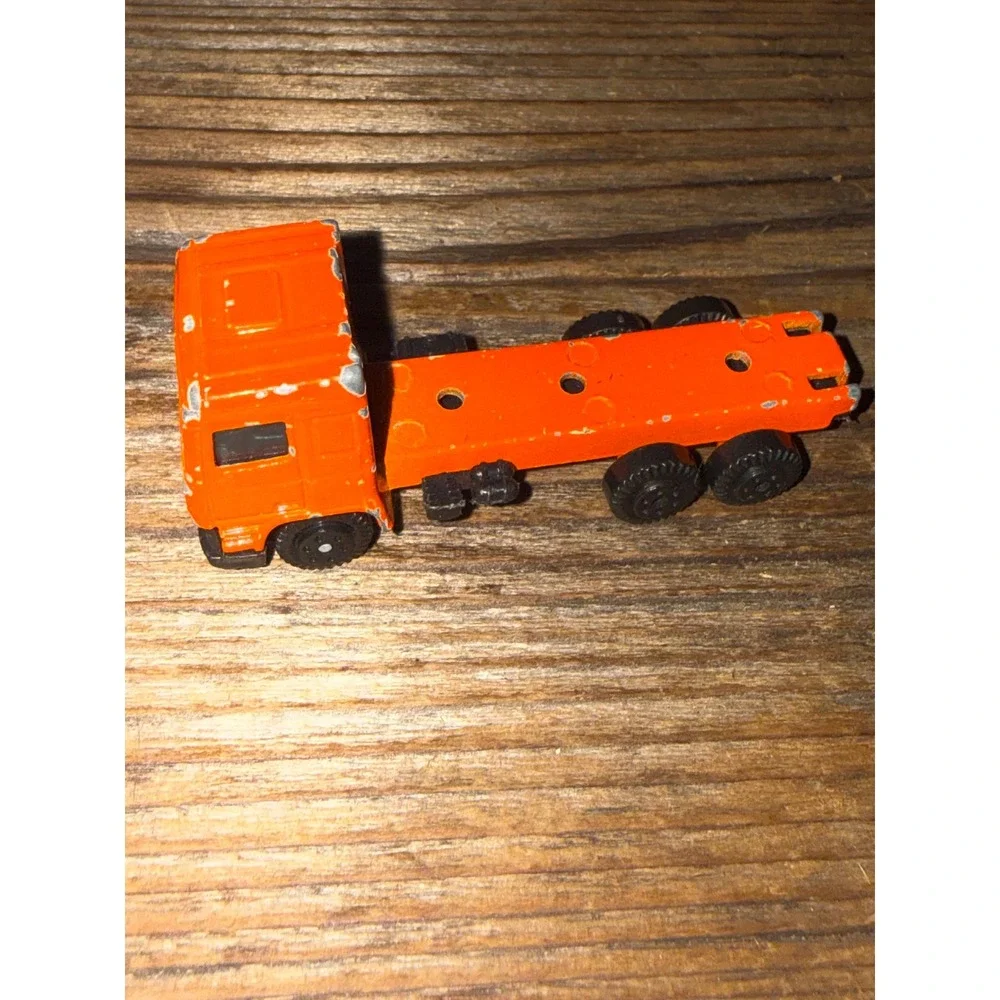 VTG 90s Unbranded Diecast Flatbed Semi Truck No 2800 Orange Small Toy Vehicle